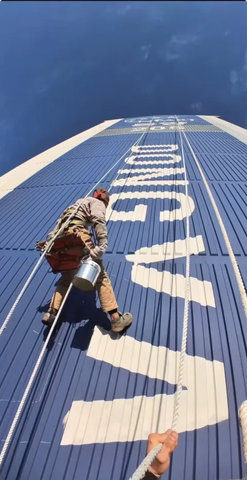 Vlad Hegai (@paintichi) – Apartment towers, Korea